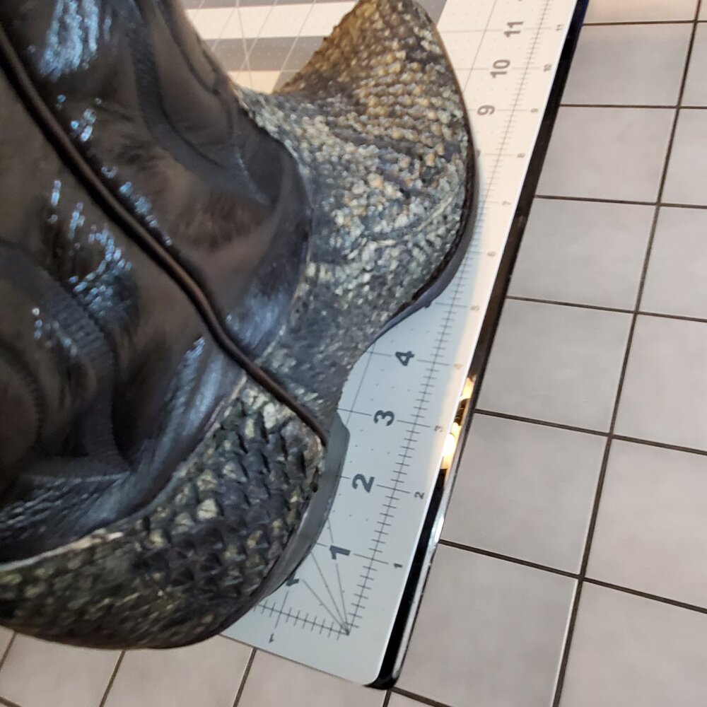 Tony Lama Canebrake Rattlesnake Boots. 9.5 D - Picture 14 of 16